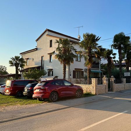 Funtana Apartments Budinjas Экстерьер фото