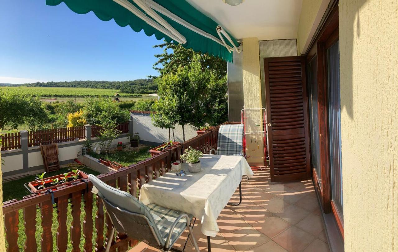 Funtana Apartments Budinjas Экстерьер фото